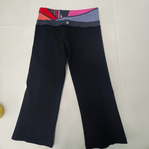 Lululemon balck capris with printed waist band pink, red, gray blue, stripped 4 - Picture 6 of 6